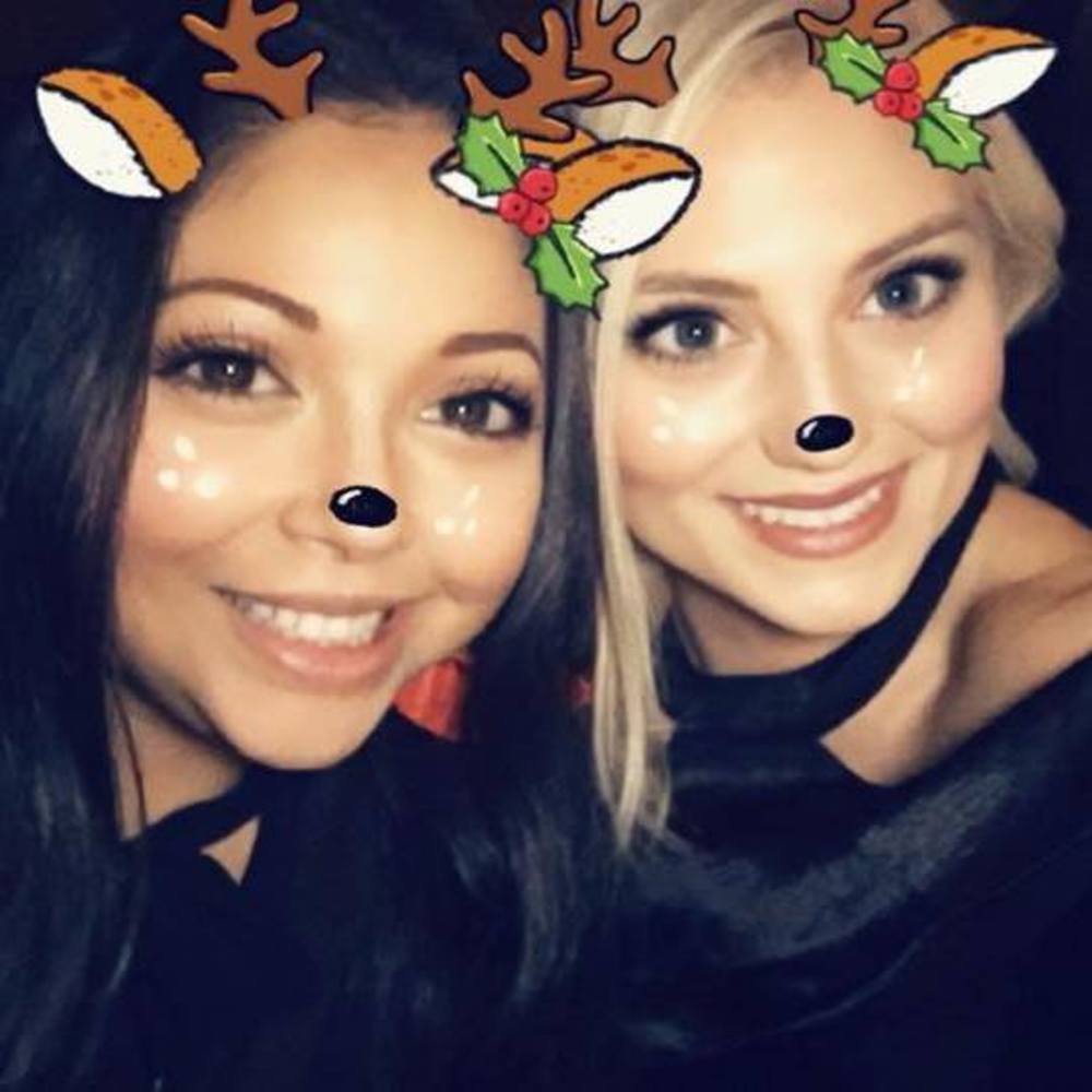 Meet your Posher, Caressa